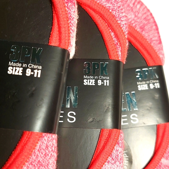 Steve Madden - Nine (9) Pairs Women's No Show Footie Socks - Picture 8 of 8